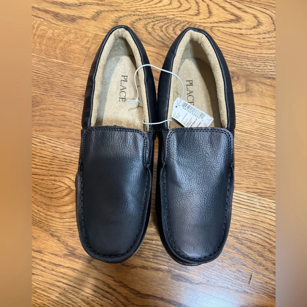 NWT The Children place kids Loafers size 6